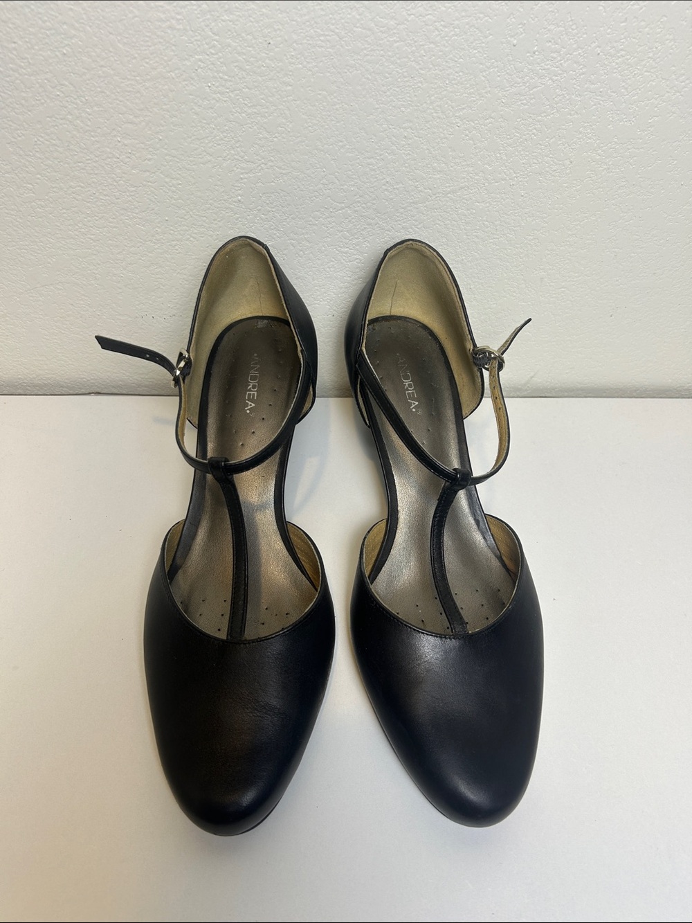 Andrea Black T-Strap Mary Jane Pumps Heels Size 9M Made in Mexico